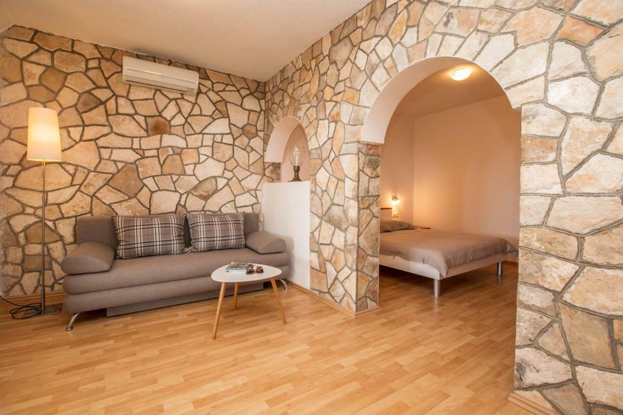 villa pod borom Sveta Nedelja  Esterno foto