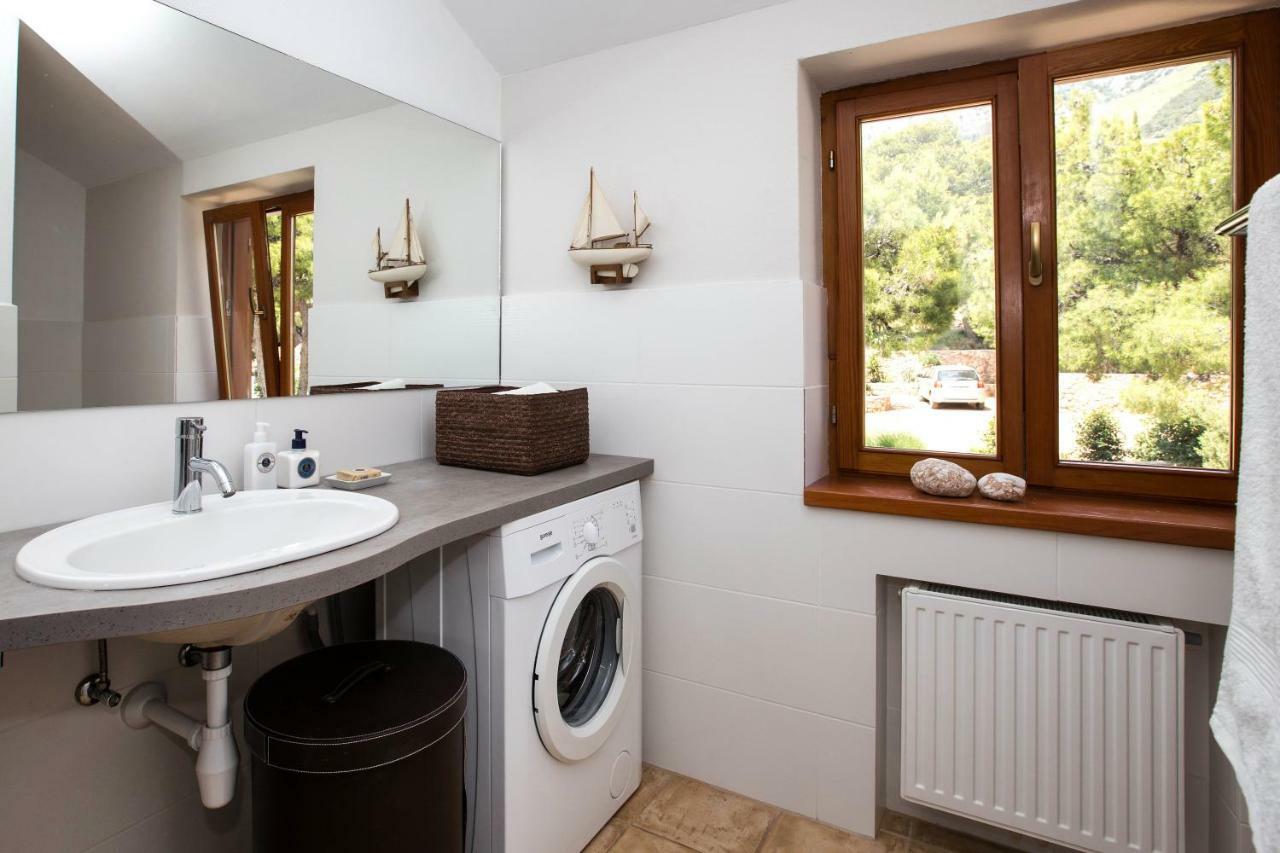 villa pod borom Sveta Nedelja  Esterno foto