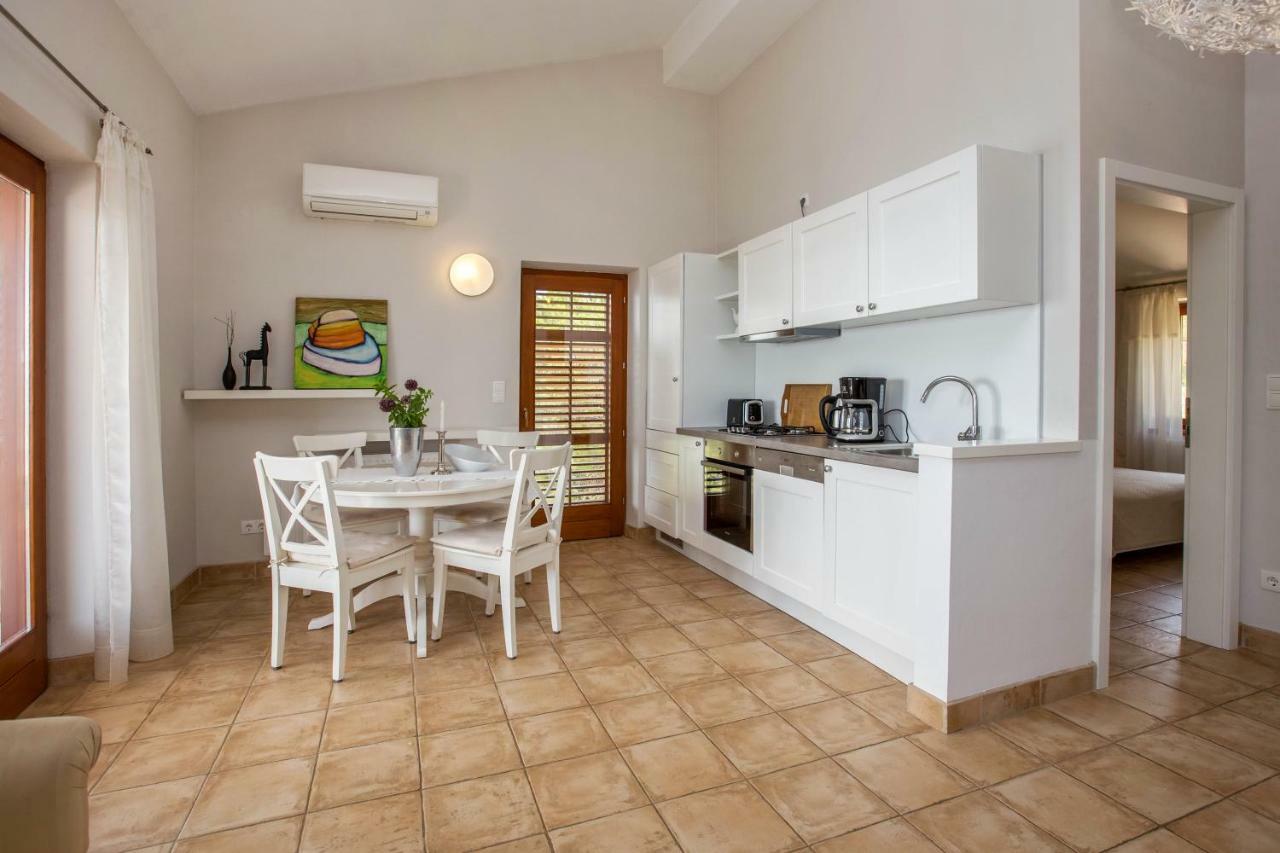 villa pod borom Sveta Nedelja  Esterno foto